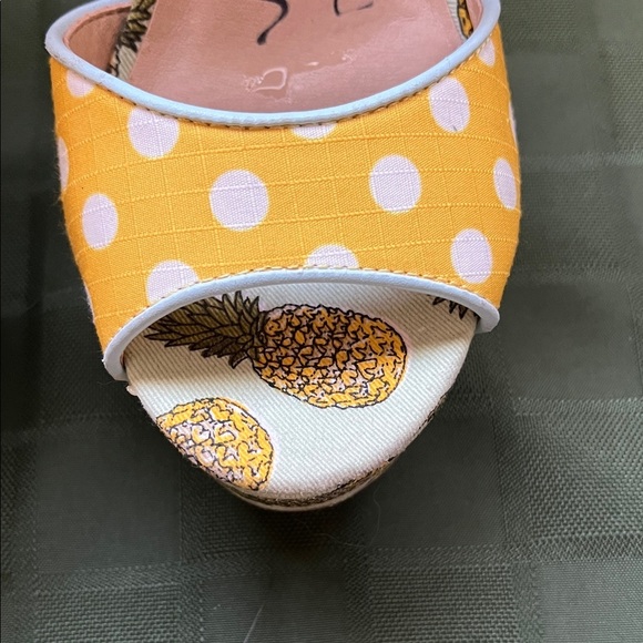 Chinese Laundry Yellow Polka Dot Pineapple Wedges - Picture 4 of 10
